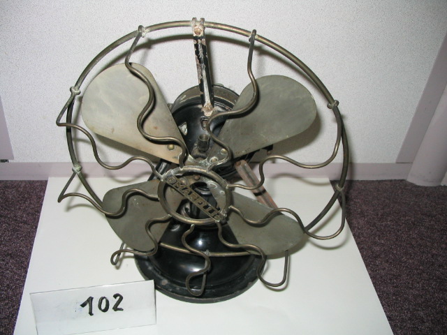  Collection ASPEG, pièce numéro 102 : Ventilateur