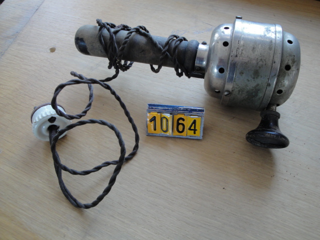  Collection ASPEG, pièce numéro 1064 : Vibro masseur