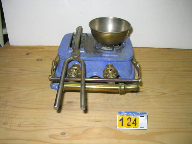  Collection ASPEG, pièce numéro 124 : Réchaud de toilette