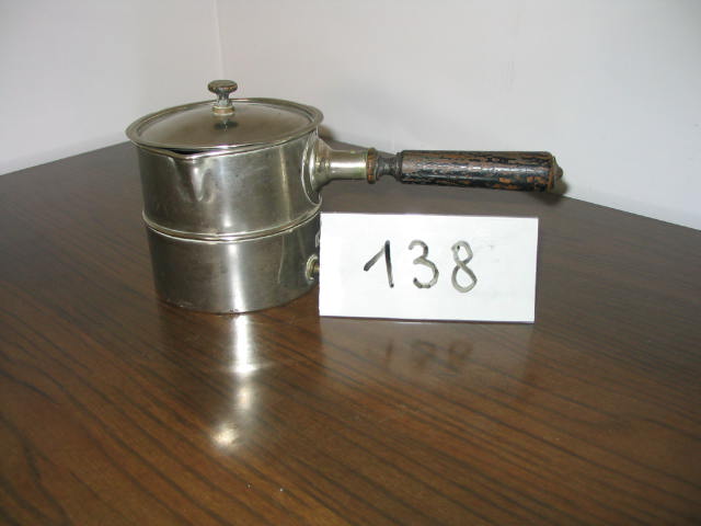 Collection ASPEG, pièce numéro 138 : Bouilloire électrique