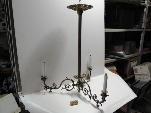  Collection ASPEG, pièce numéro 1703 : Lustre 3 branches