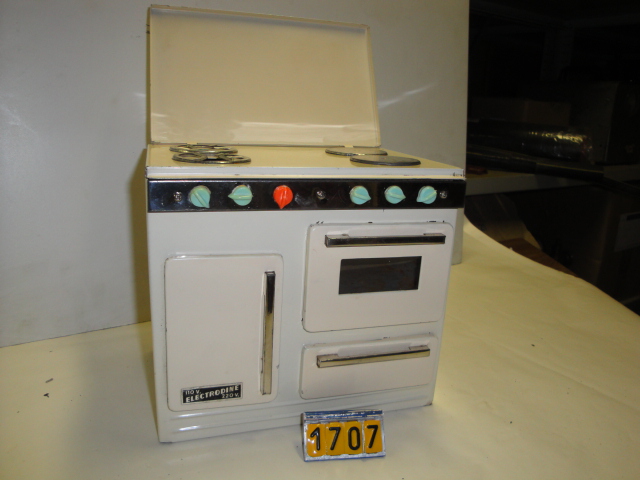  Collection ASPEG, pièce numéro 1707 : Jouet Cuisinière mixte