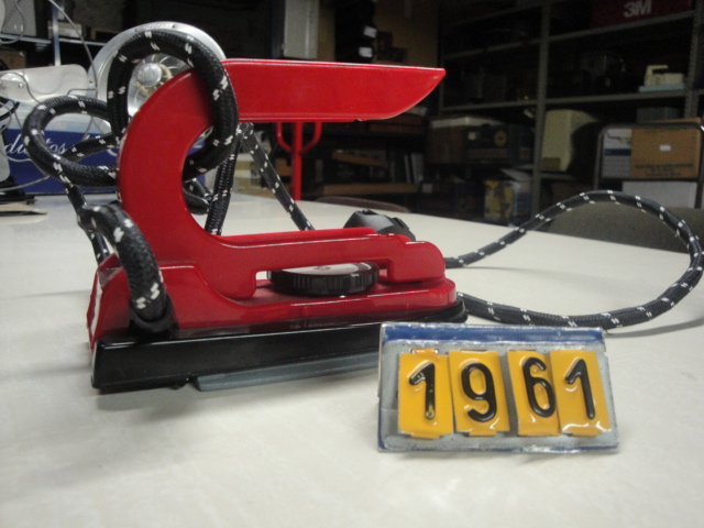  Collection ASPEG, pièce numéro 1961 : Fer à repasser enfant