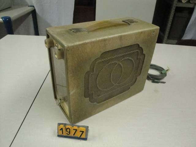  Collection ASPEG, pièce numéro 1977 : Poste radio à transistors Starlet 35