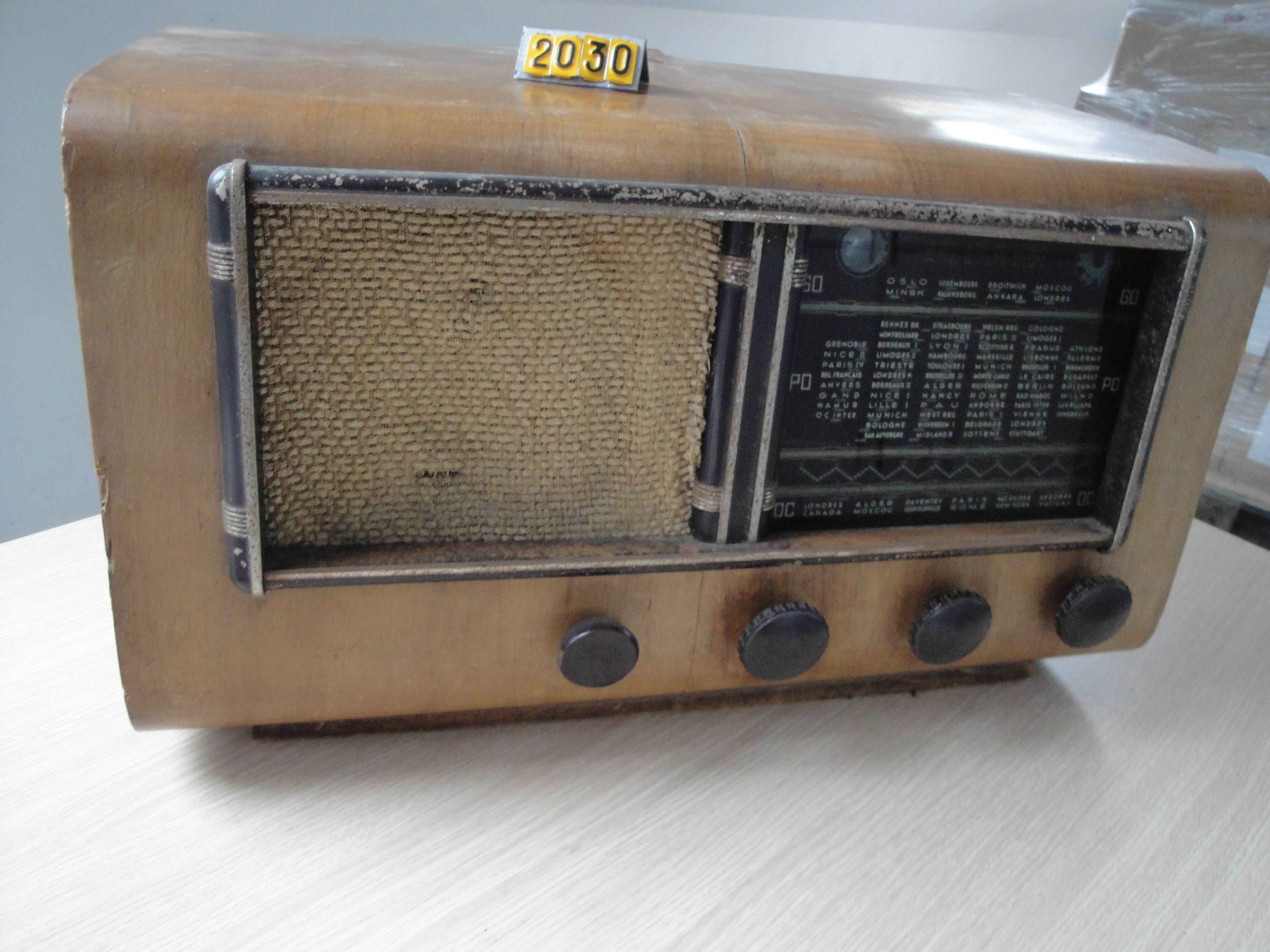  Collection ASPEG, pièce numéro 2030 : poste radio