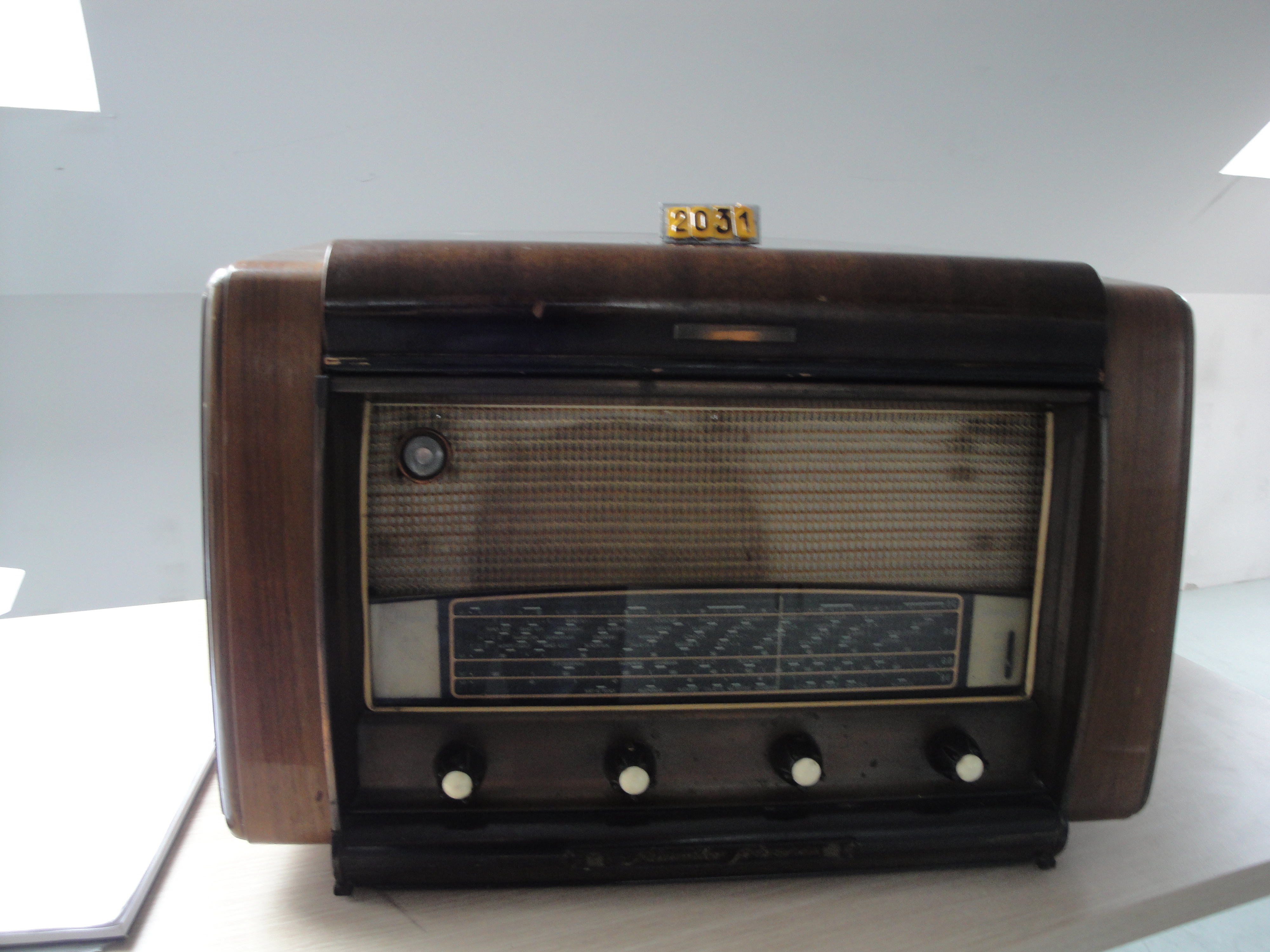  Collection ASPEG, pièce numéro 2031 : radio electrophone
