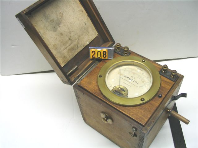  Collection ASPEG, pièce numéro 208 : Ohmètre