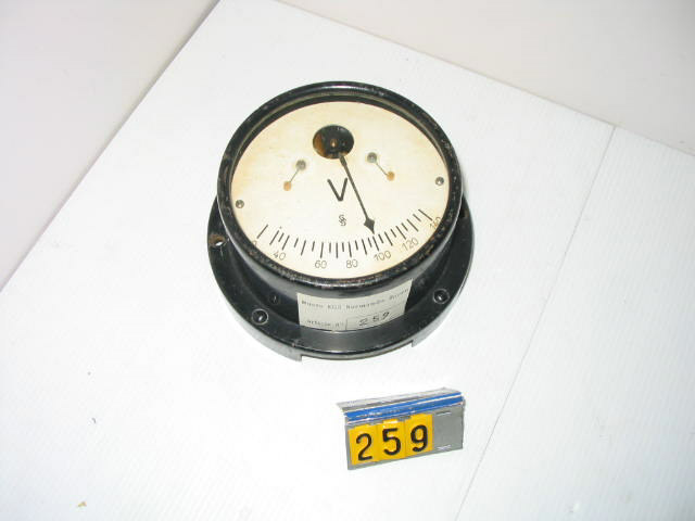  Collection ASPEG, pièce numéro 259 : Voltmètre