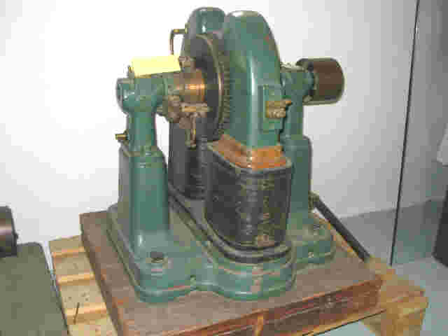  Collection ASPEG, pièce numéro 38 : Génératrice (ou moteur selon raccordement)
