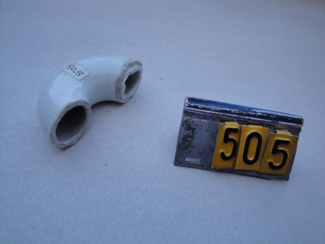  Collection ASPEG, pièce numéro 505 : Pipe en faïence