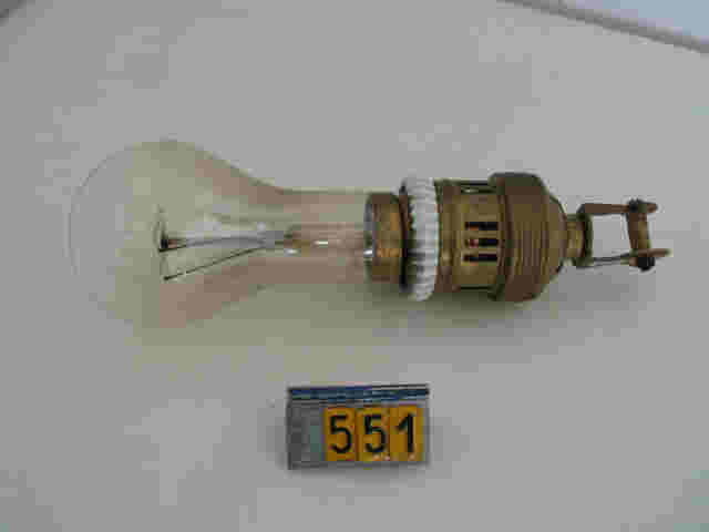  Collection ASPEG, pièce numéro 551 : DOUILLE EDISON GROS CULOT