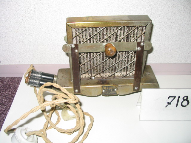  Collection ASPEG, pièce numéro 718 : Grille pain