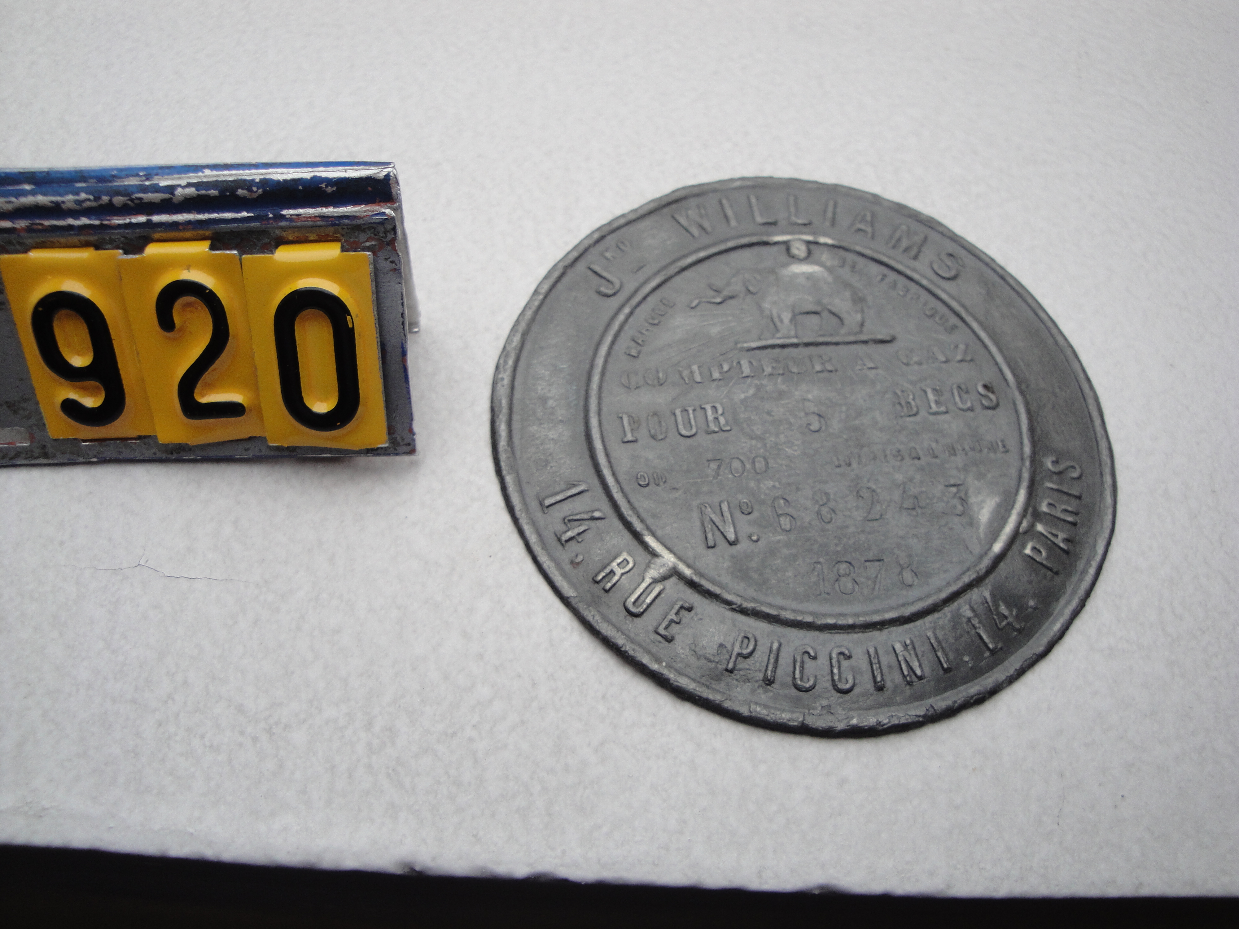  Collection ASPEG, pièce numéro 920 : Plaque de compteur 5 becs gaz