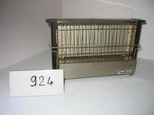  Collection ASPEG, pièce numéro 924 : Grille pain double face