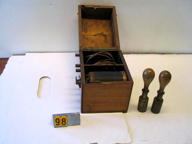 Collection ASPEG, pièce numéro 98 : Appareil d'électro-thérapie